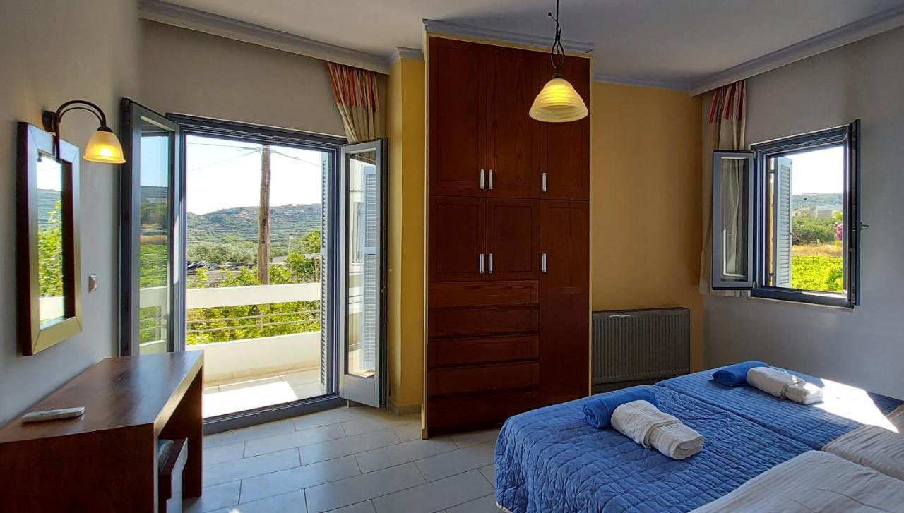 Thealia Apartment Karefiliana Bagian luar foto